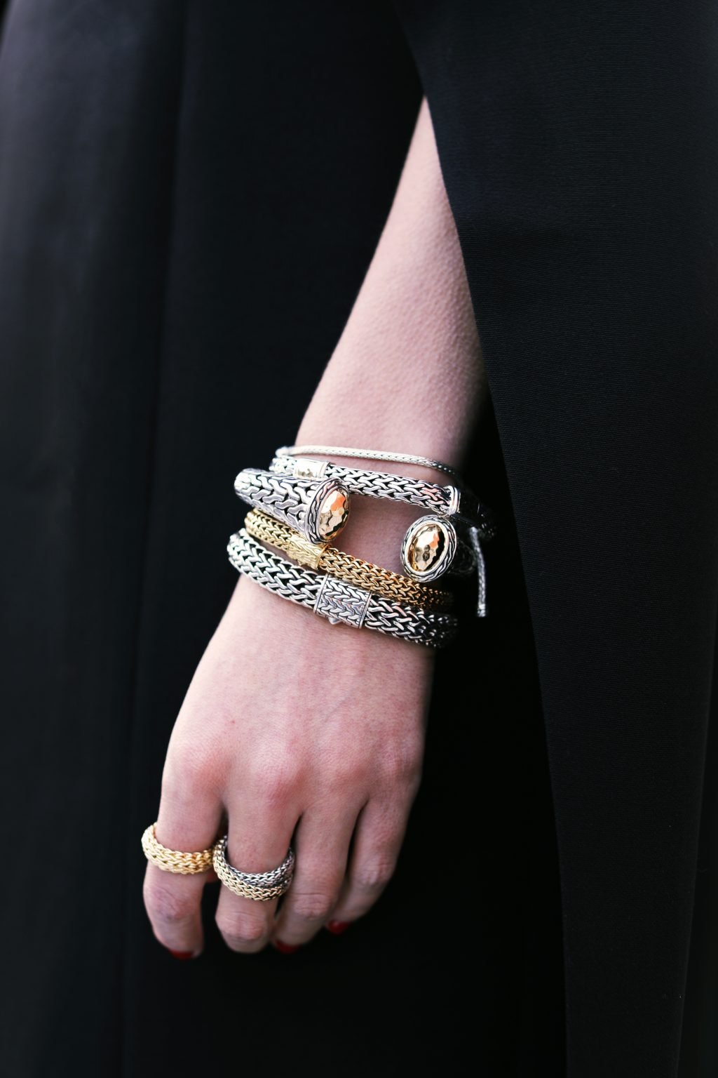 ap-blog-blogger-john-hardy-bracelets-stacking-gold-silver-mix-soho