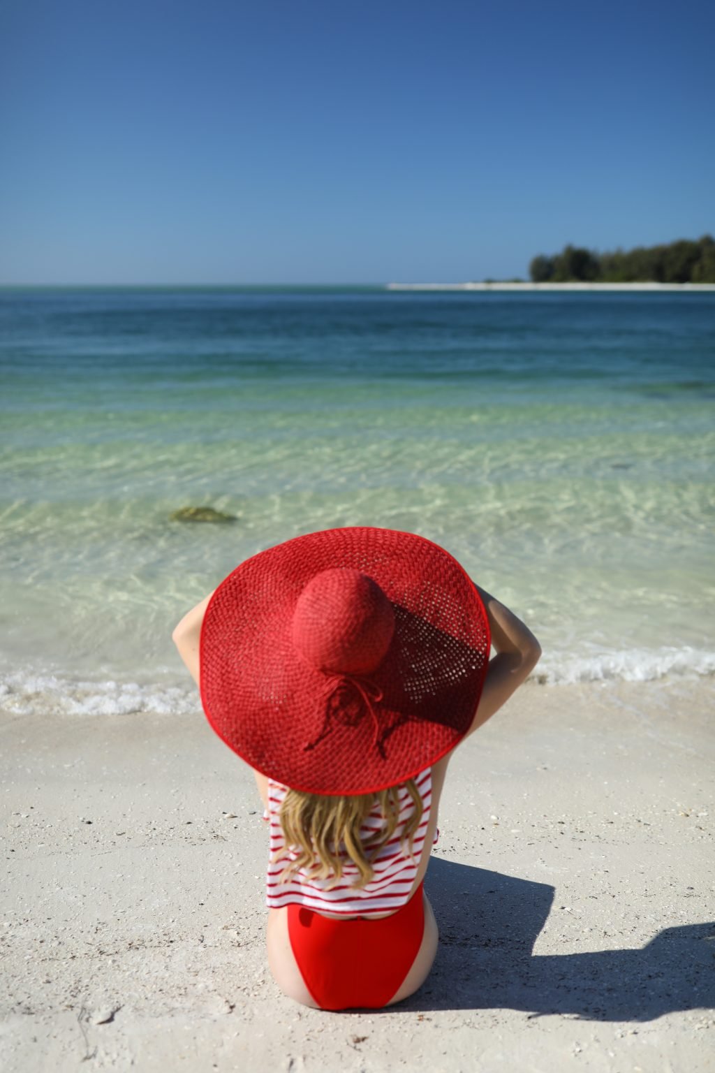 blair-eadie-atlantic-pacific-beach-blog-stripes-asos-red-hat-straw-winter-christmas