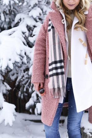 winter-outfit-details-aspen-holiday-pink-blush-cream