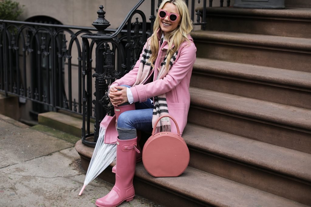 pink-rainy-day-look-outfit-fashion-blog-west-village-nyc